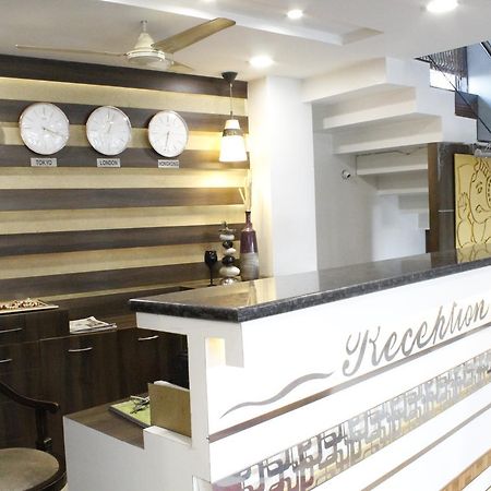 Hotel Shalimar Deluxe Бопал Екстериор снимка