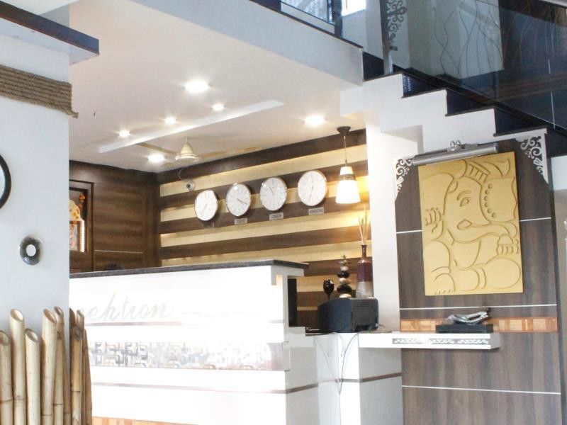 Hotel Shalimar Deluxe Бопал Екстериор снимка