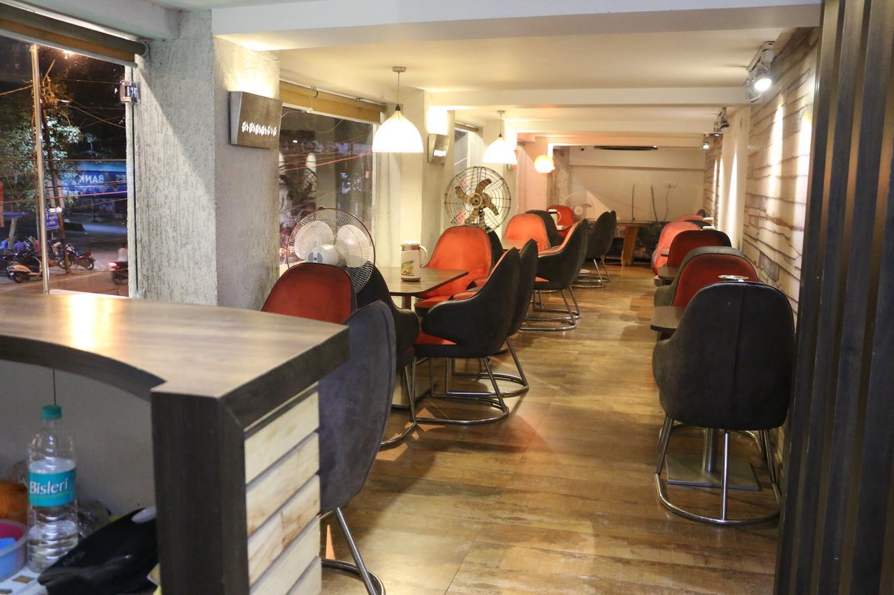 Hotel Shalimar Deluxe Бопал Екстериор снимка
