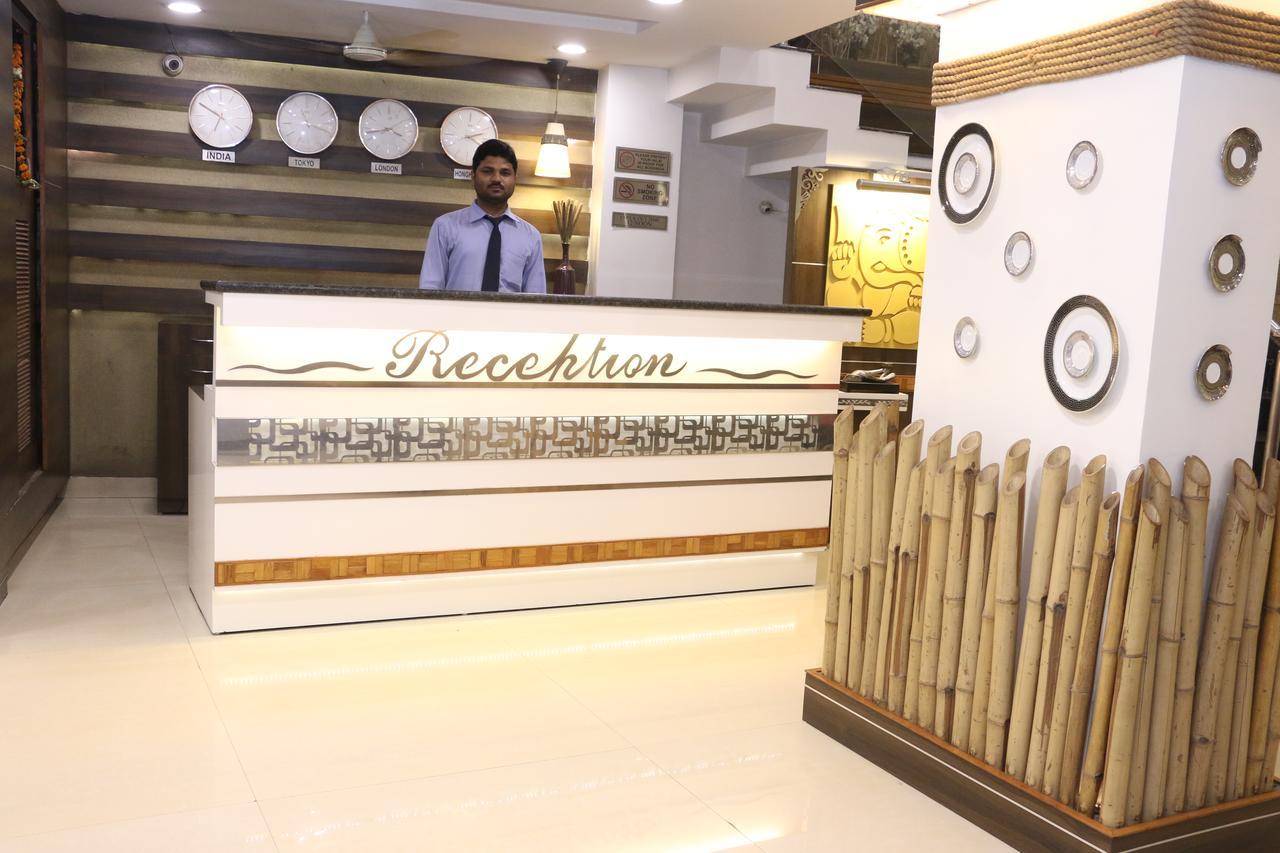 Hotel Shalimar Deluxe Бопал Екстериор снимка